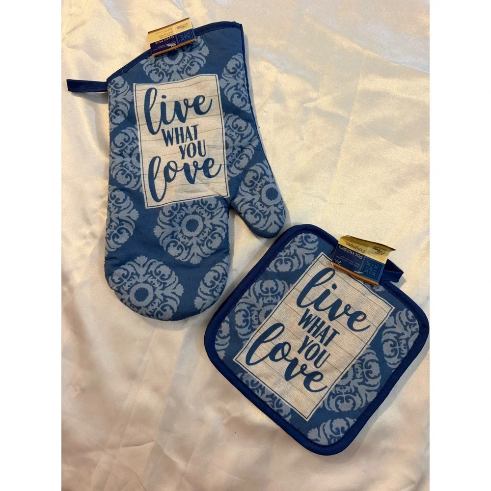 Home Collection Blue Damask Live What You Love Oven Mitt and 2pk Pot Holders Set